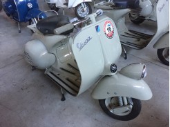 VESPA - 125 (1957 - FARO BASSO)